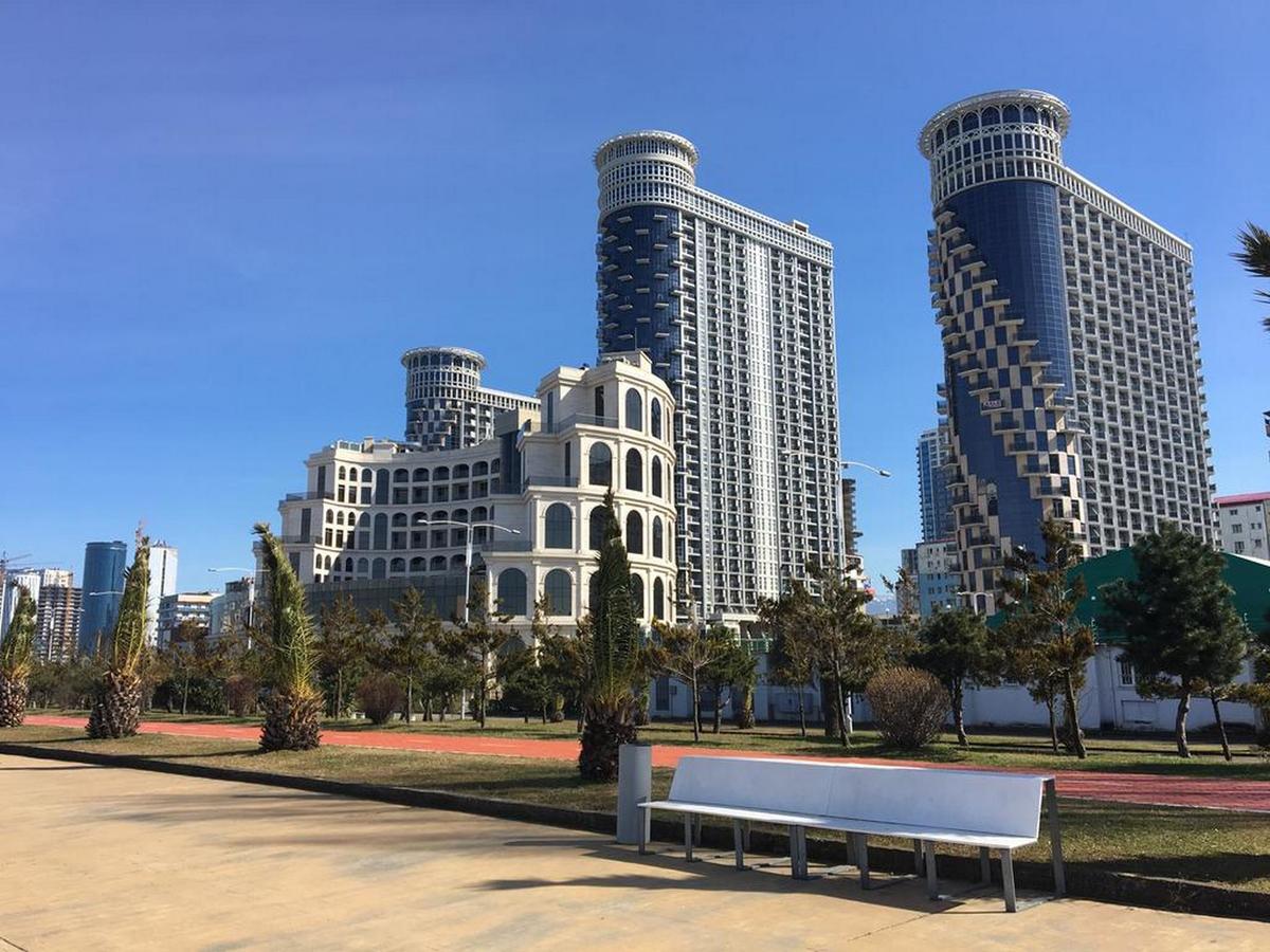 Aparthotel Selfie Batumi Exterior photo
