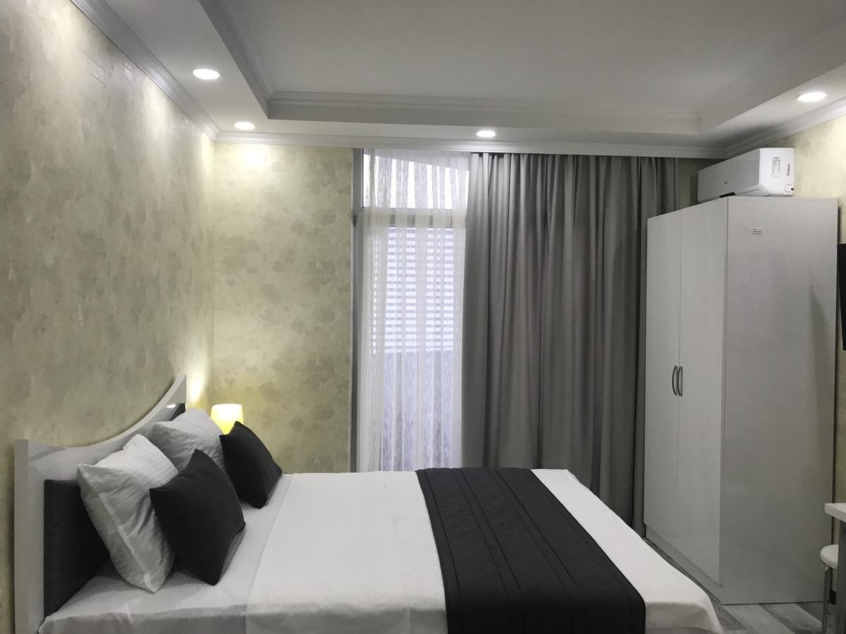 Aparthotel Selfie Batumi Exterior photo