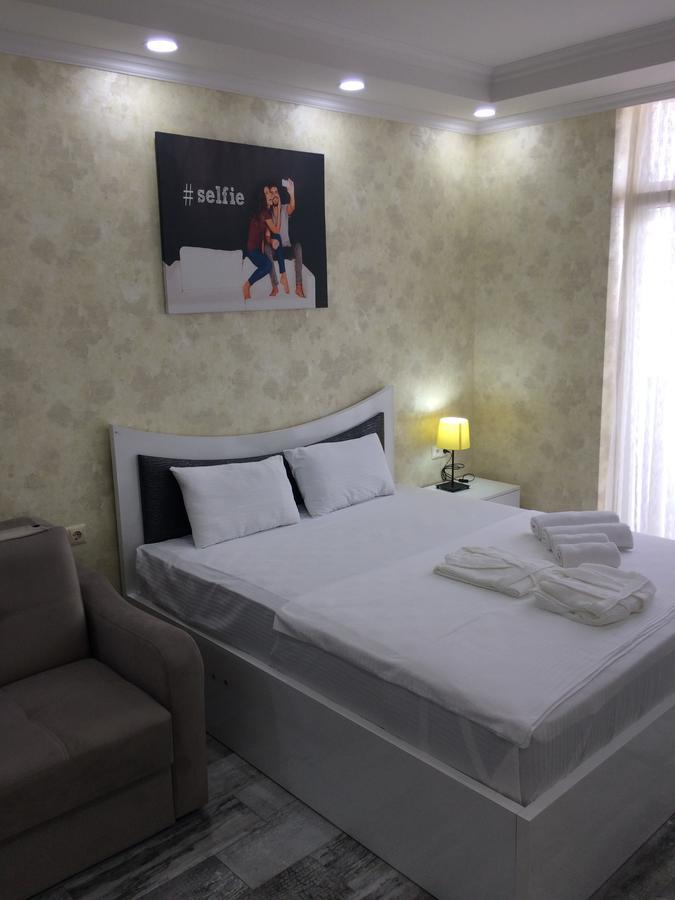 Aparthotel Selfie Batumi Exterior photo
